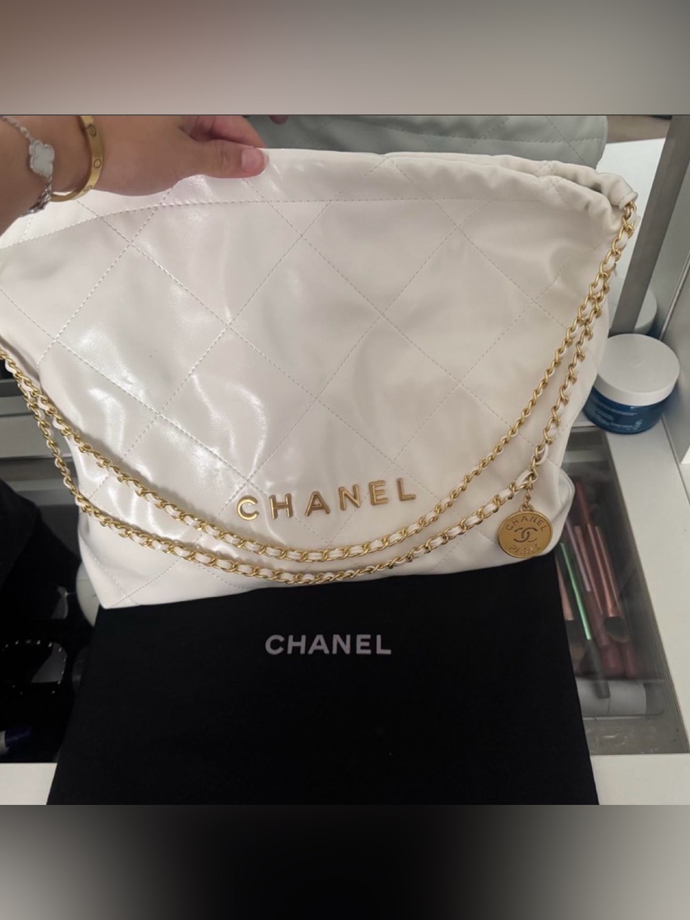 Women’s quilted white hobo bag cc